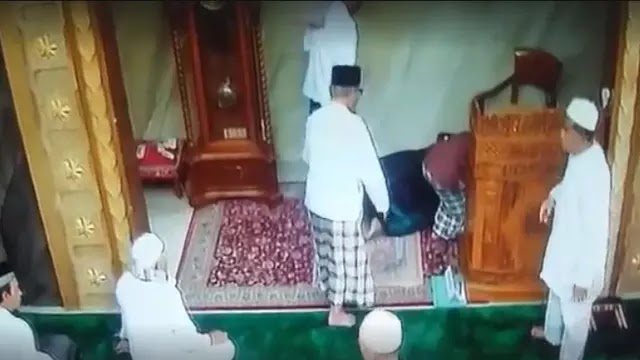 Semoga Khusnul Khatimah! Kejutkan Jama'ah Jum'at, Khatib Ini Wafat Saat Berikan Khutbah