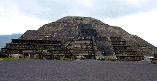 Câmara secreta e 'Passagem para o submundo' são encontradas sob Pirâmide da Lua no México