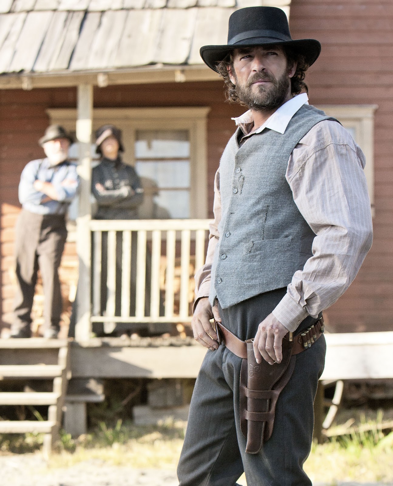 Henry's Western Round-up: LUKE PERRY DOES ‘JUSTICE’ TO ‘THE MEASURE OF ...