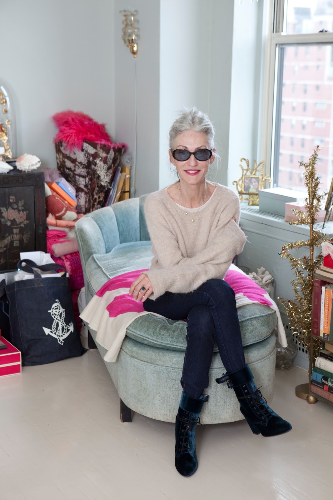 B O U D O I R: LINDA RODIN