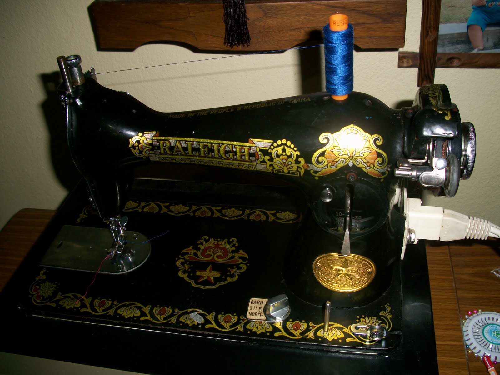 collectible items Vintage portable Raleigh sewing machine