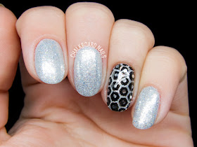 Silver honeycomb glitter placement gel nails by @chalkboardnails