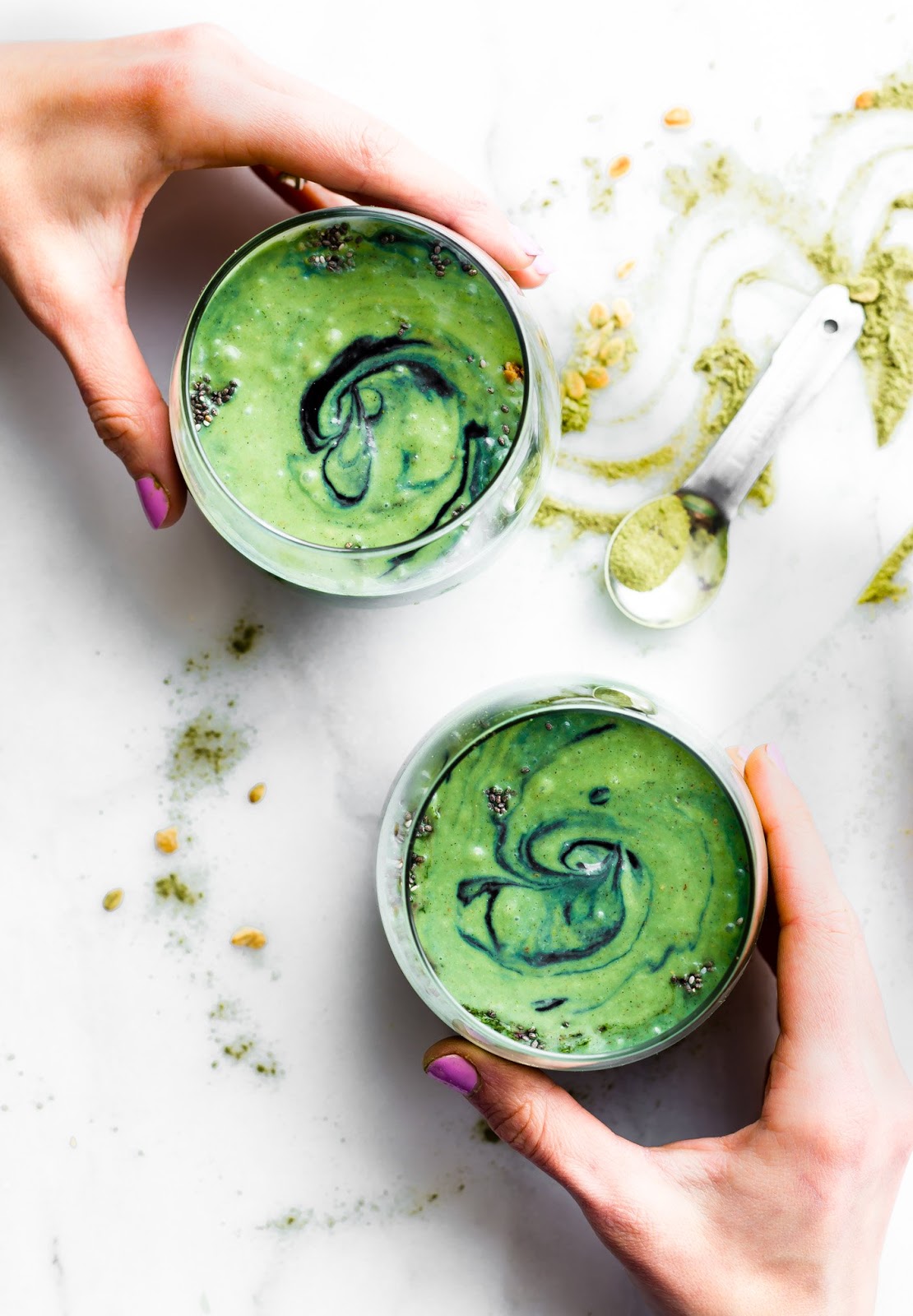 Spirulina Smoothies - 16 HEALING RECIPES to create your nourishing MEAL PLAN. This recipe round up is full of AIP friendly, Paleo anti-inflammatory, and/or Whole 30 compliant recipes for breakfast, lunch, dinner, and more!