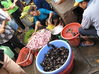 Морепродукты в Phsar Thmei - центральный рынок в Пномпене, Камбоджа Есть и быть EatAndBe.ru