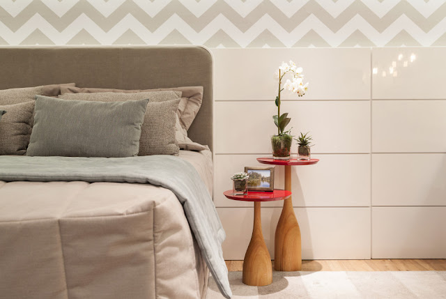 Quarto de casal com penteadeira turquesa por Carmen Calixto. Blog Achados de Decoração Quarto de casal com penteadeira turquesa por Carmen Calixto. Blog Achados de Decoração