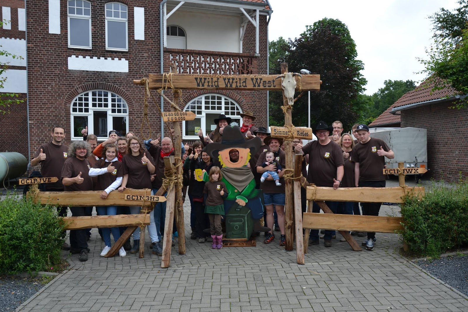 Team Building Exercises 33 Best Team Building Activities