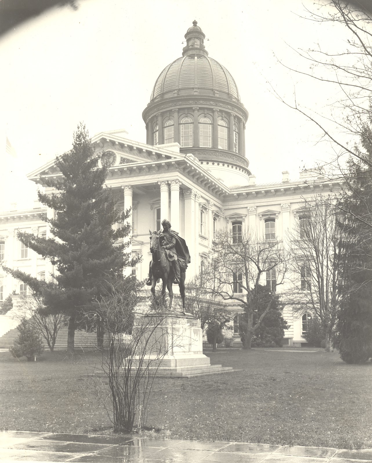 Old photos of architecture Oregon Capitol Building before and after