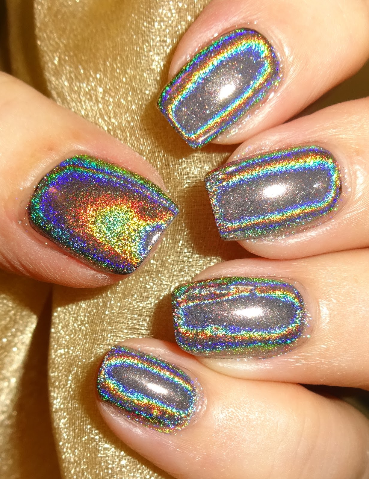 Wendy's Delights: Holographic Nails - Holographic Pigment from Nicole Diary