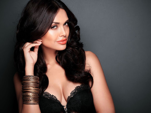 Esha Gupta - Hottest Bollywood Women