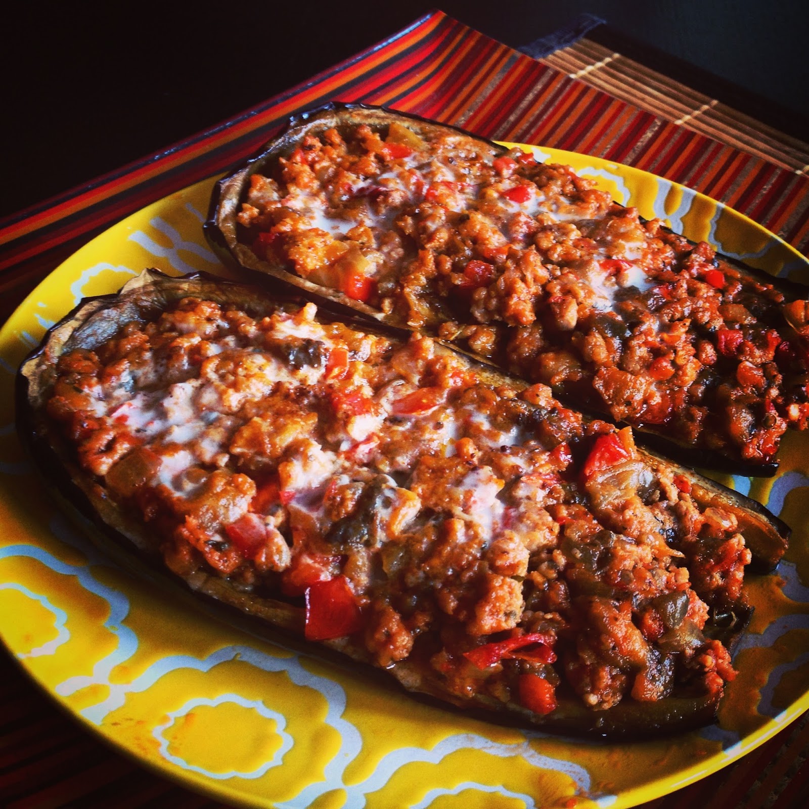 berenjenas rellenas de carne criolla y bechamel (sin lactosa)