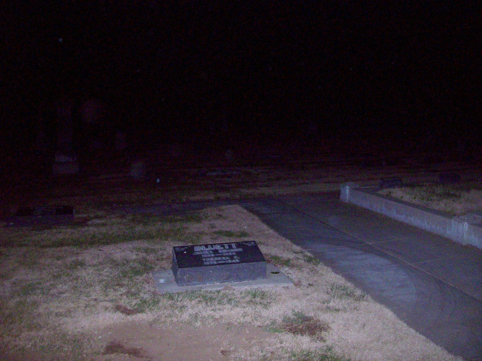 Yuba Sutter Cemeteries and Haunted Locations Live Oak Cemetery at night