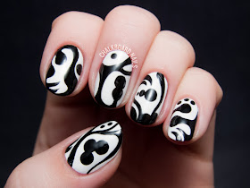 Black and white nails by @chalkboardnails