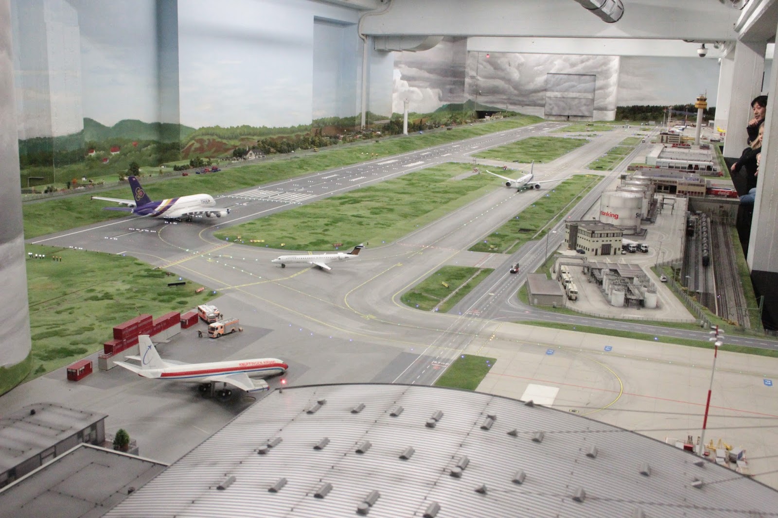 Barcoola: miniatur wunderland Hamburg Ammmmazing...... Part 2 The Airport.