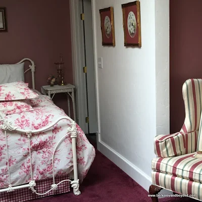 guest room in Jamestown Hotel in Jamestown, California