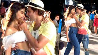 Hrithik Rohan and Sonam Kapoor in Dheere Dheere Se