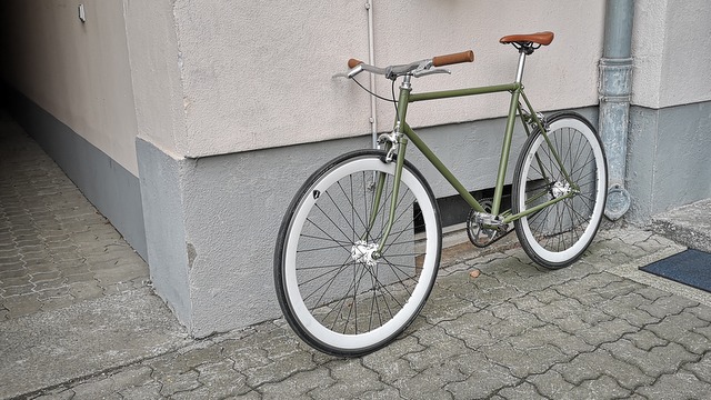SELBER BAUEN. U. Der Ratgeber fr Singlespeed und Fixies Der Ratgeber fr Singlespeed und Fixies. Bentigtes Material: Bentigte Singlespeed selber bauen - Singlespeed Bikes