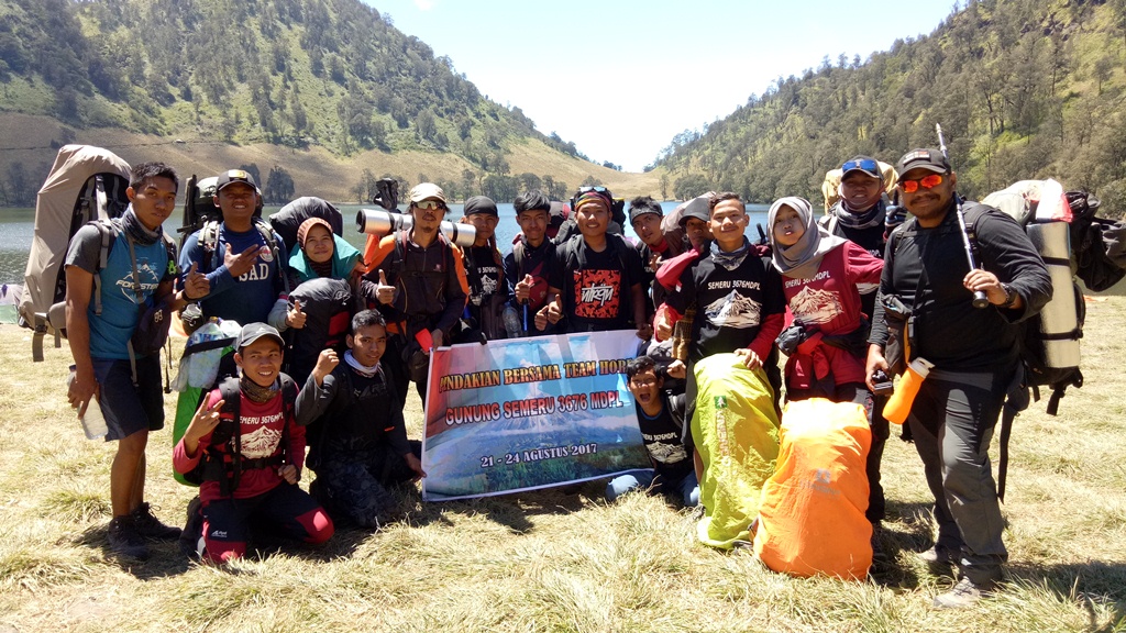 Pendakian Gunung Semeru 3 676 Mdpl Adi Suseno S Circles