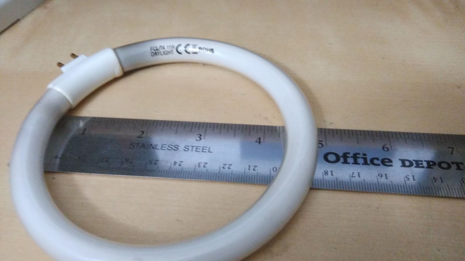 Tech Stuff: Harbor Freight 97448/60642 Desktop Magnifying Lamp