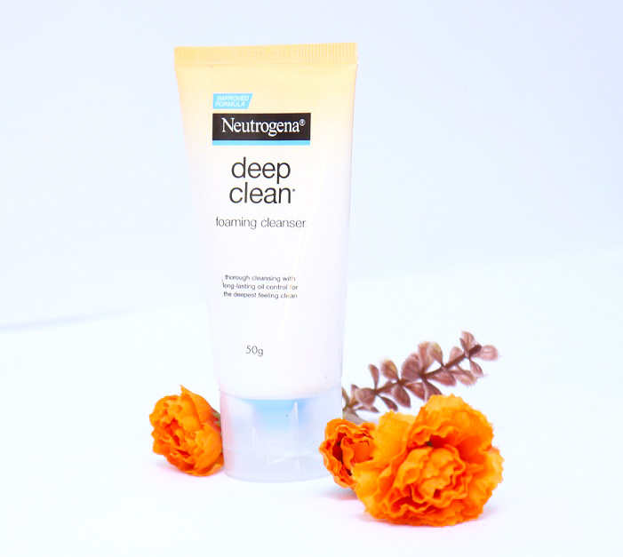 neutrogena deep clean foaming cleanser