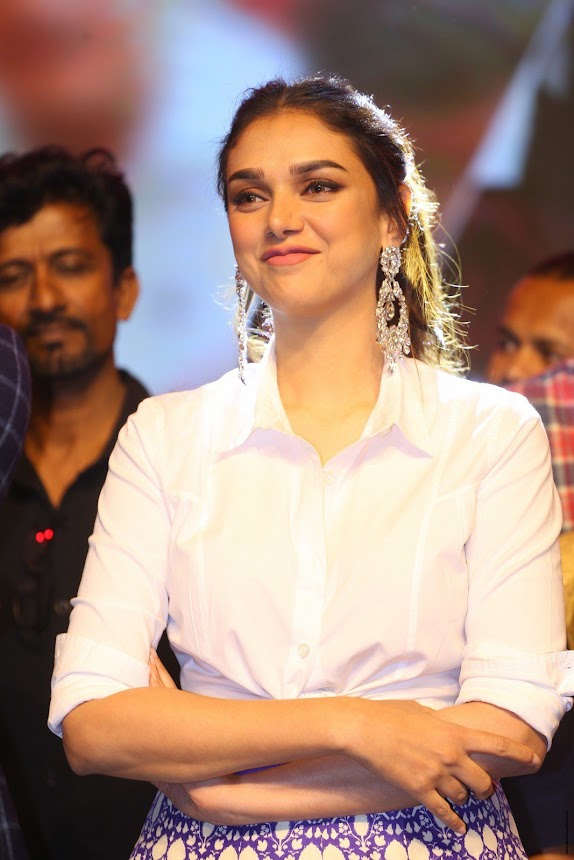 Aditi Rao Hydari at Sammohanam Pre-Release Event