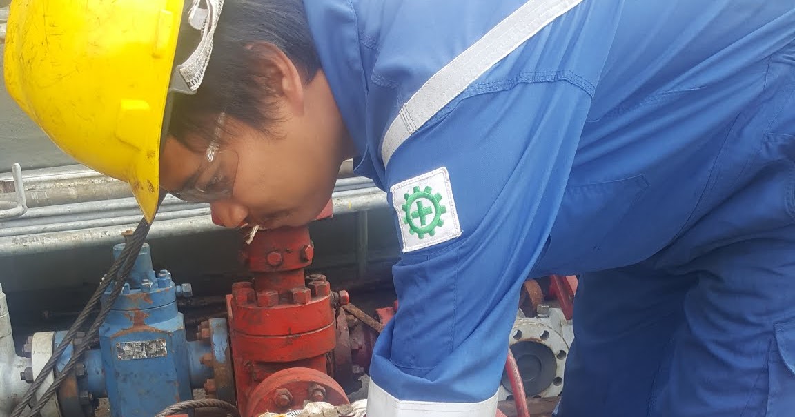 Dwi Hardi Sang Dhevils Mechanic Hydrotest Check Valve di XRay Ofshore