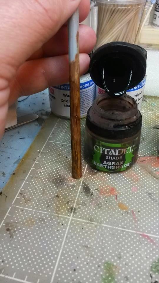 Scale models and dioramas: How to paint to look like wood