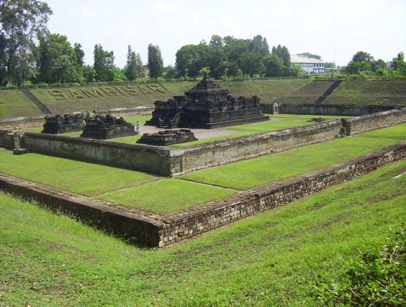 CONTOH CANDI PENINGGALAN HINDU BUDHA DI INDONESIA BESERTA GAMBAR DAN