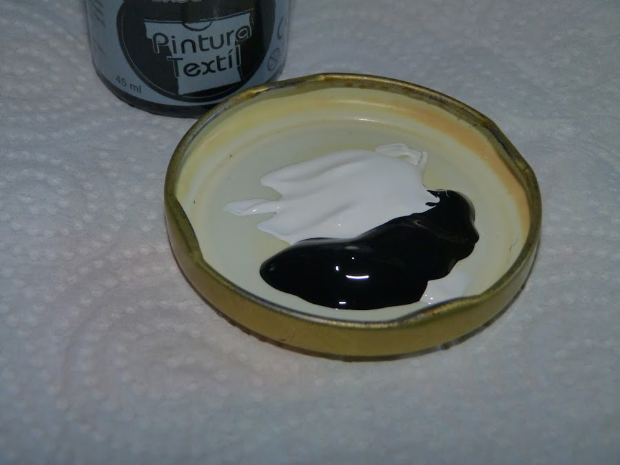 isabelvintage-vintage-almohadon-pompones-estarcido