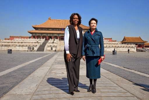 US First Lady Michelle Obama (L) and Peng Liyuan