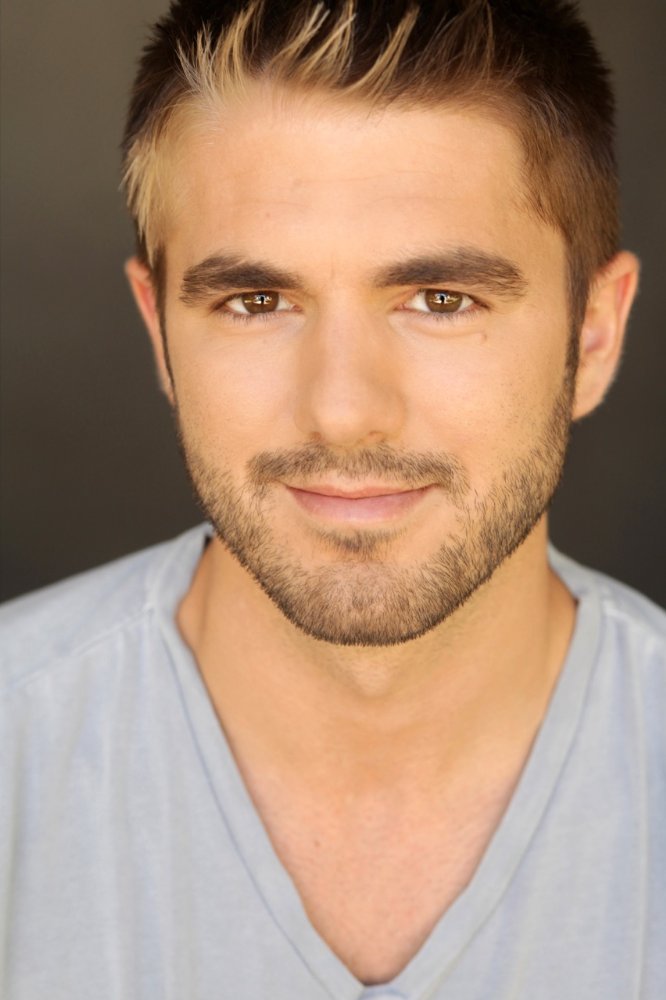 Chris актер. Грегори коннеллом. Chris актер. Chris актер. Chris актер.