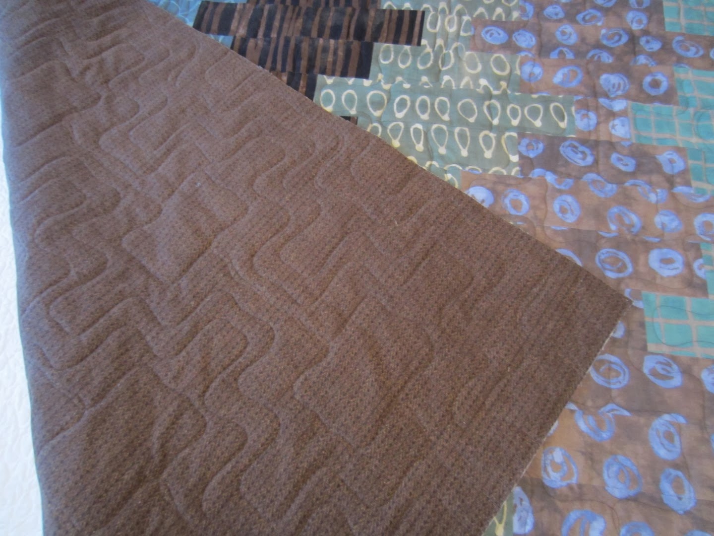 Crafty Sewing & Quilting Getting Up Close with My Quilting Wavy Line