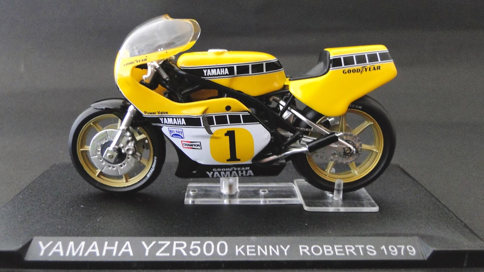 RR_minis 500cc Kenny Roberts Yamaha 1979