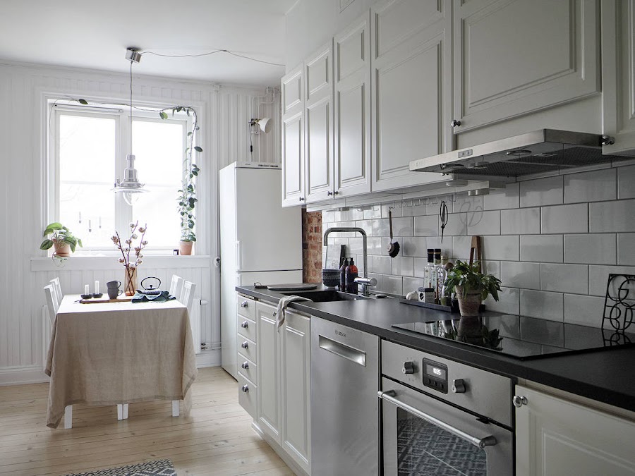 Tonos neutros para decorar una vivienda amplia y acogedora