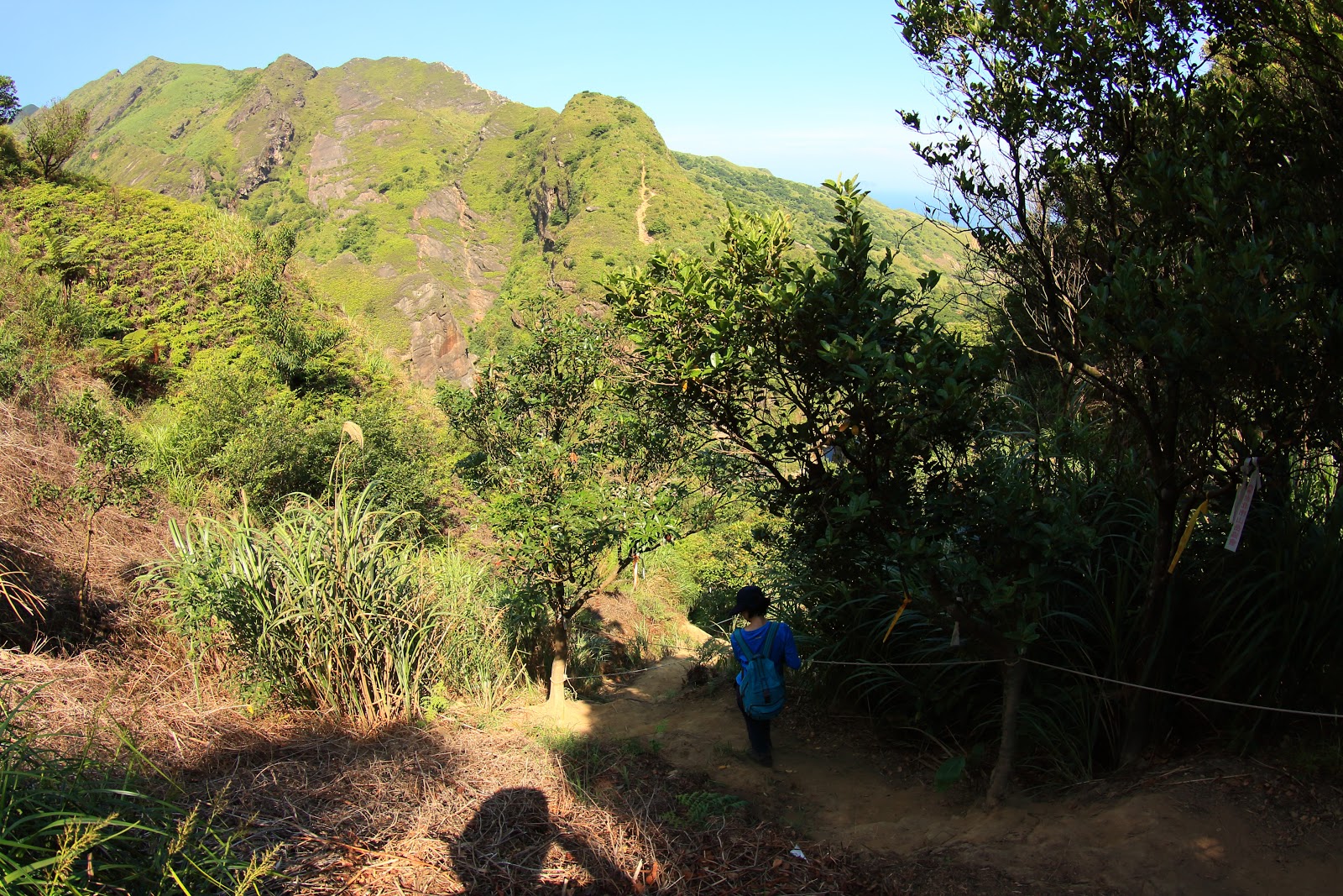劍龍稜起點，下切半平溪