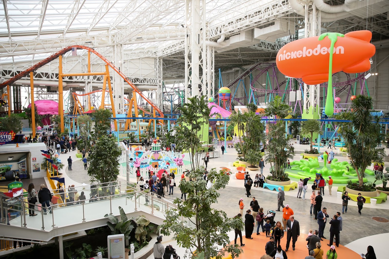 American Dream: can this giant New Jersey mega-mall revive US retail?, Retail industry
