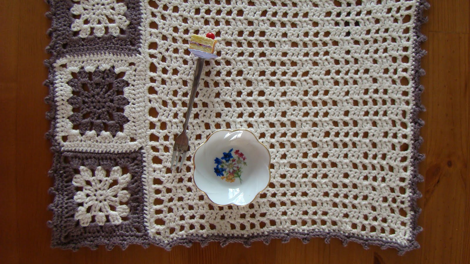 Roving Around Crafts Crocheted Tablemats!