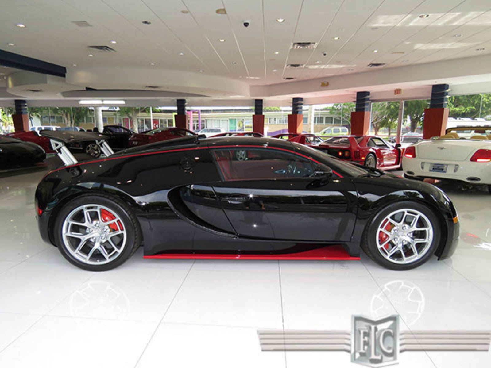 Florida Dealer Has Two Bugatti Veyrons For Sale Carscoops