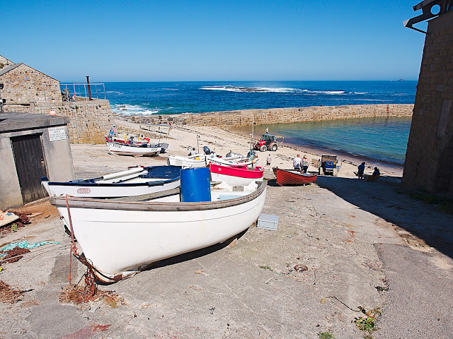 Ein kleiner lebendiger Hafen in Sennen Cove Ein kleiner lebendiger Hafen in Sennen Cove Cornwall