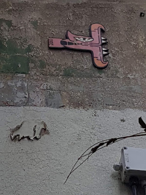 Ο ΣΑΤΑΝΙΣΤΗΣ ΚΑΛΛΙΤΕΧΝΗΣ ΟΡΕ ΜΑΡΚΑΡΕΙ ΤΗΝ ΠΟΛΗ ΤΩΝ ΒΡΥΞΕΛΛΩΝ  