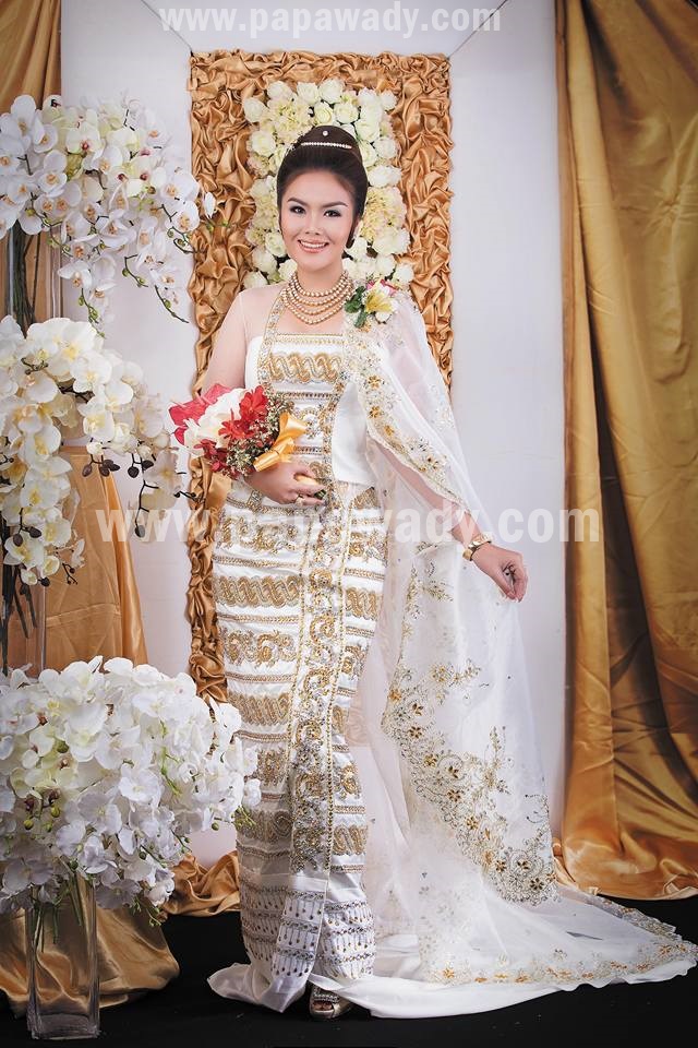Ni Ni Khin Zaw With Beautiful Myanmar Dress | PAPAWADY