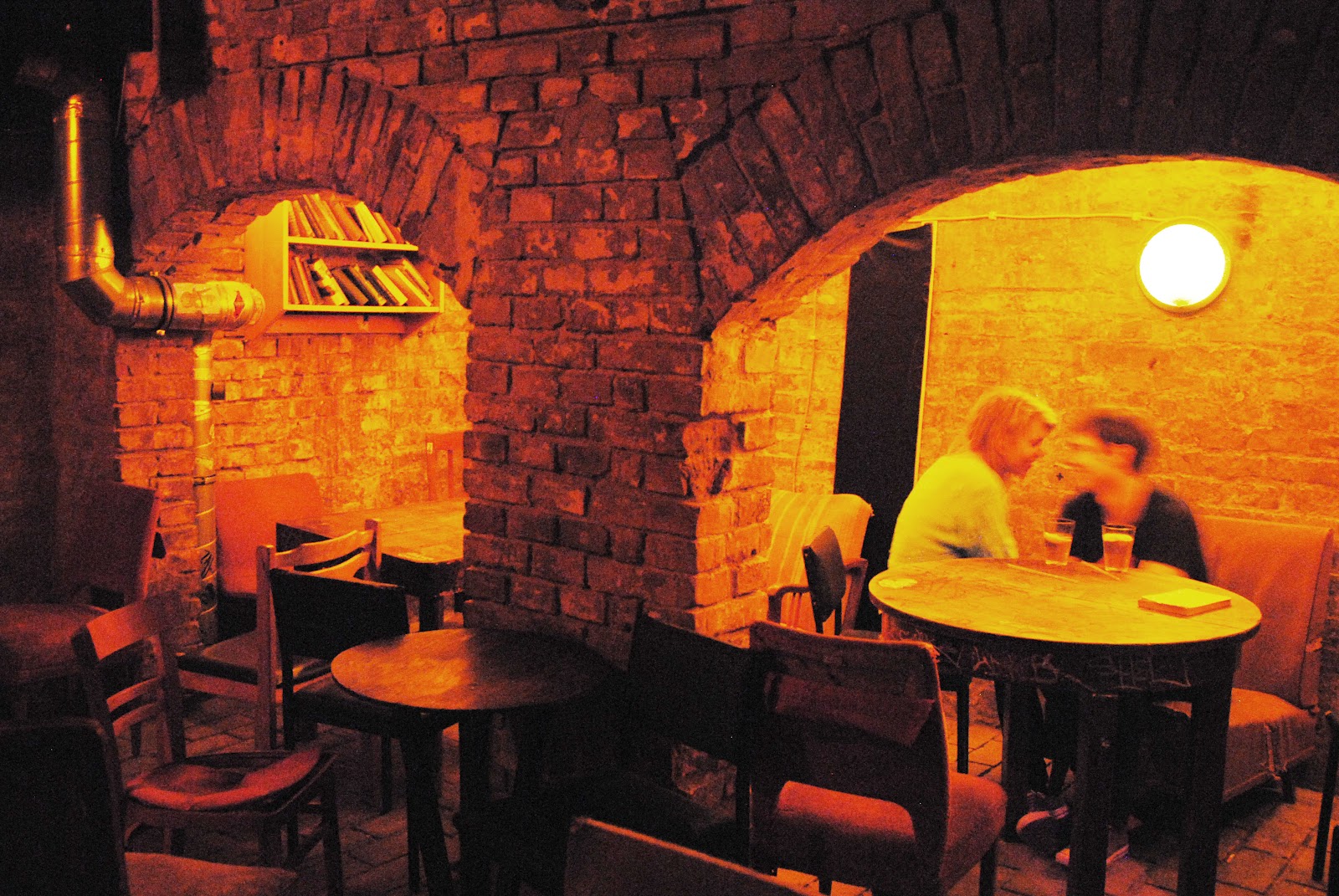 BeBudapest: LÁMPÁS, red brick walls and silver pipes