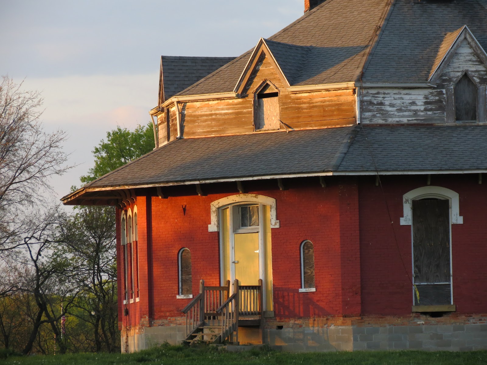 Take Me Home Country Roads The Circleville Round House