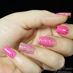 breast cancer awareness mani