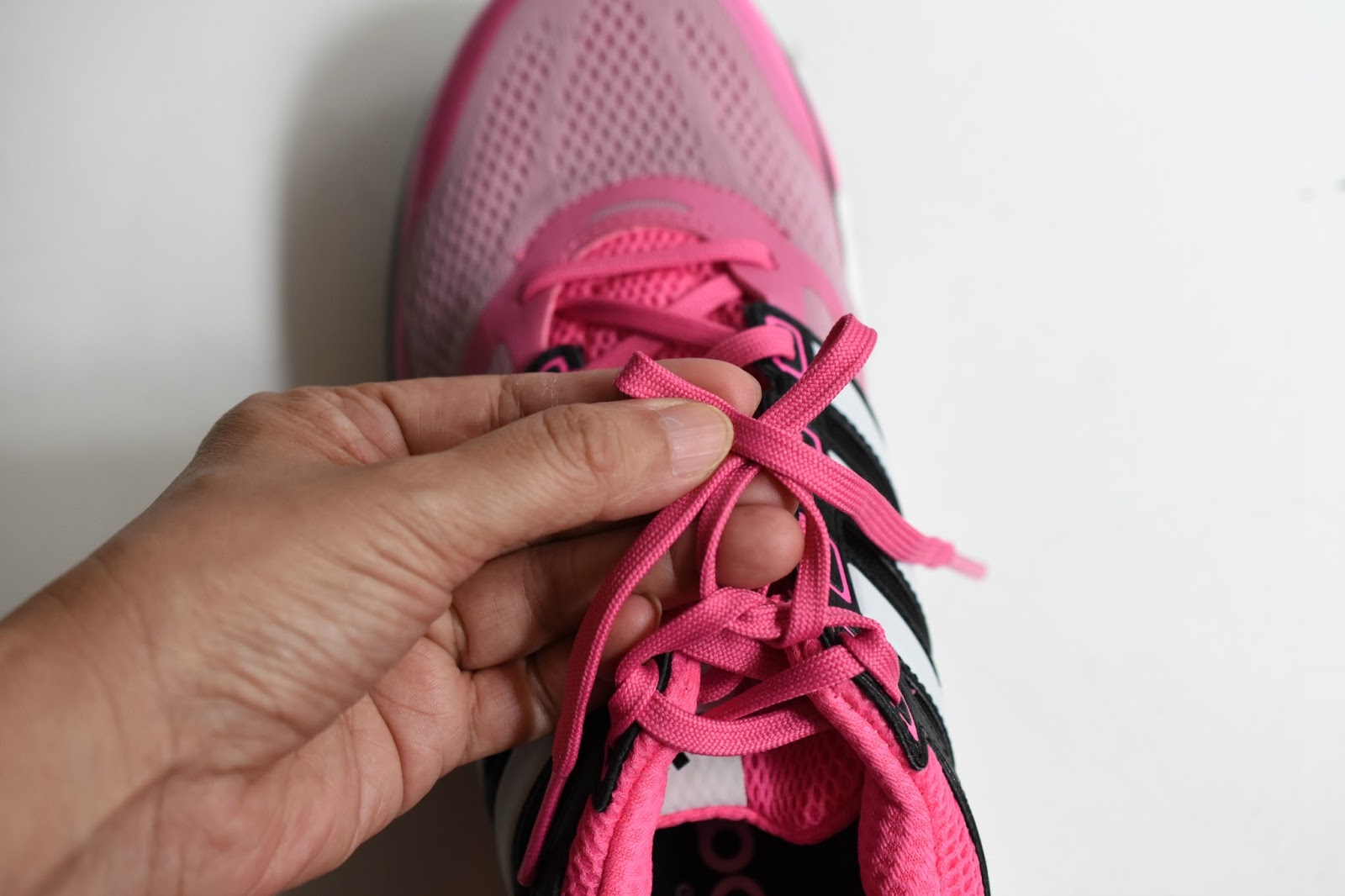 How to tie your shoelace Projects by Jane