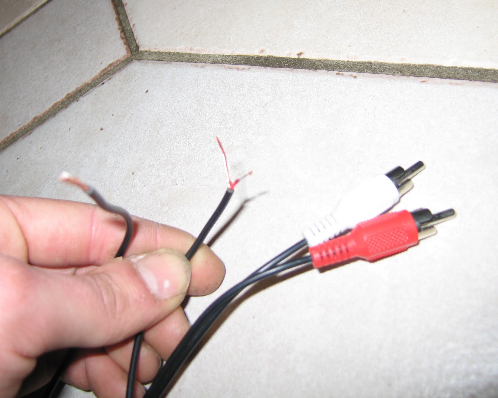 how to connect speaker wire to speaker wire