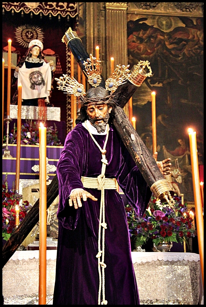 Mirando desde Triana BESAMANOS JESÚS CON LA CRUZ AL HOMBRO