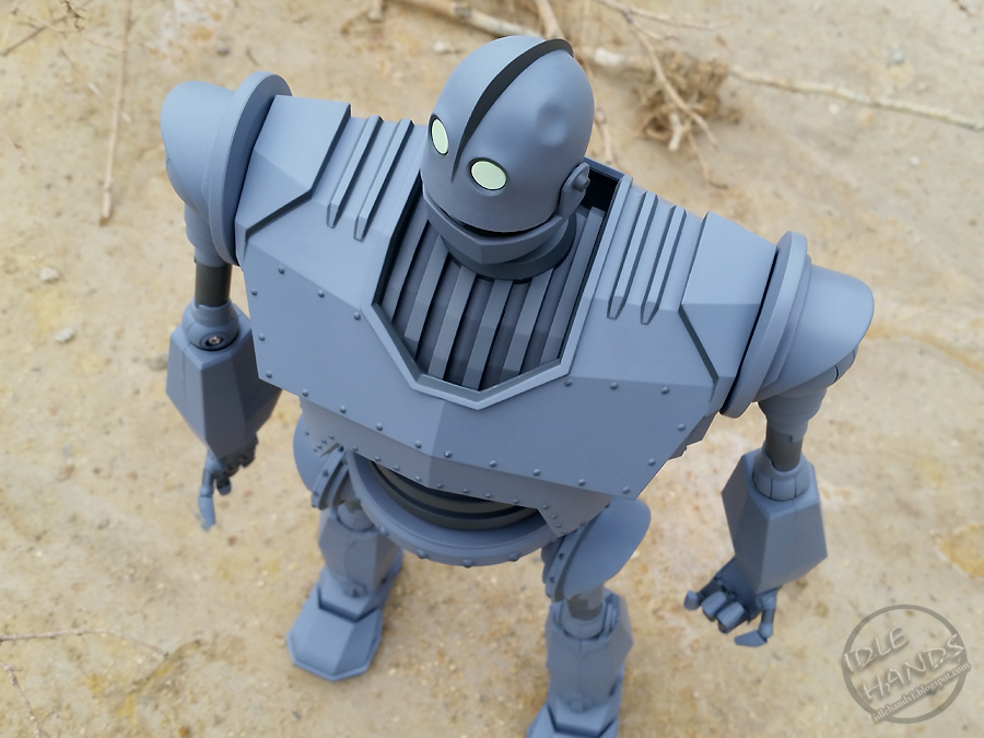 Idle Hands Eye Candy Mondo's Iron Giant Deluxe Action Figure