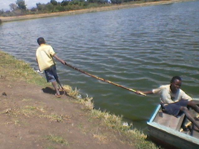 Watoto wa Darasa la Pili Waokoa Maiti ya Mzee Aliyekufa Baada ya Kuzama Kwenye Bwawa