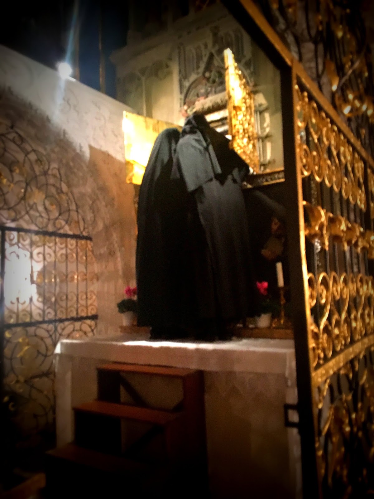 Ana BragaHenebry's Journal The "Holy Oil" of Saint Walburga