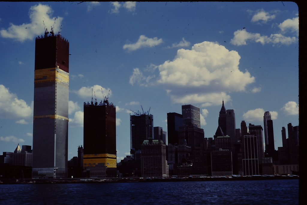 Всемирный торговый центр в нью-йорке башни близнецы внутри. Стройка башен втц в нью-йорке. Постройка башен близнецов. Постройка башен близнецов. Стройка башен втц в нью-йорке.